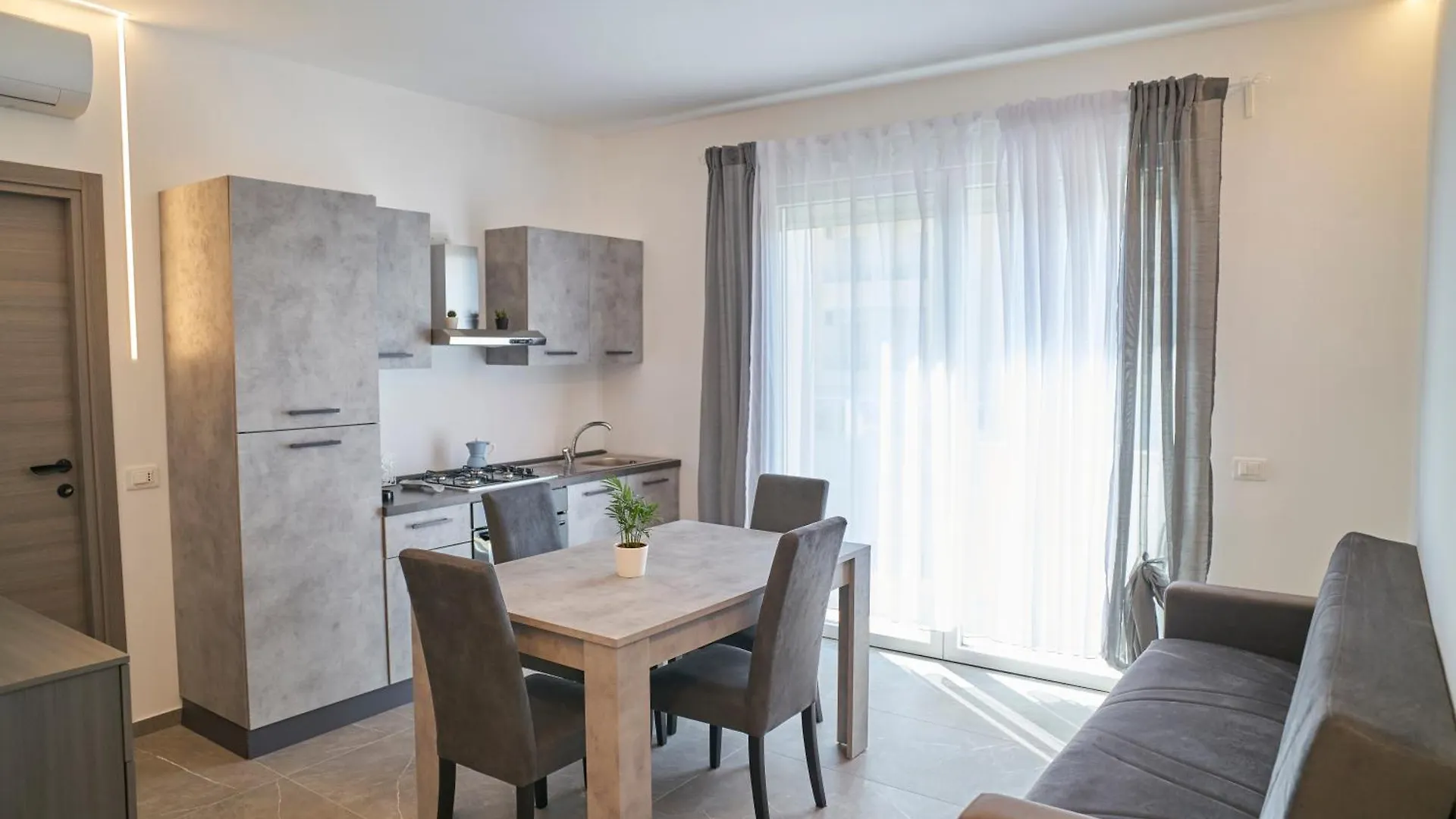Villa Borghesi Suites Fronte Mare Rimini 0*,
