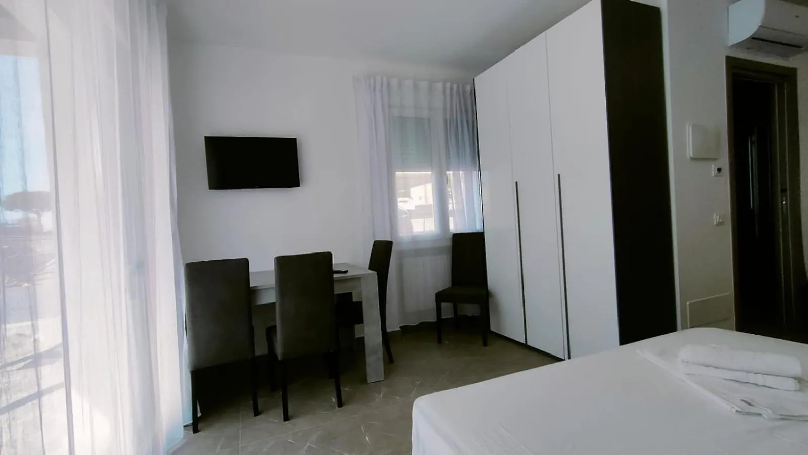 Villa Borghesi Suites Fronte Mare Rimini Lejlighed