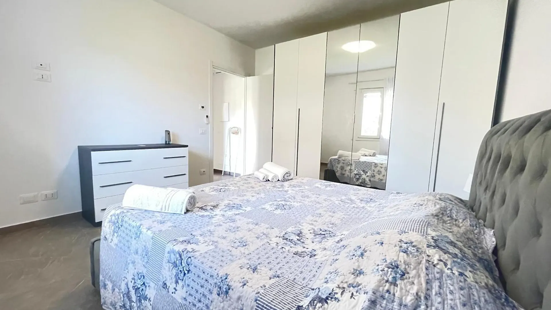 Villa Borghesi Suites Fronte Mare By Affitti Brevi 리미니 0*,  이탈리아